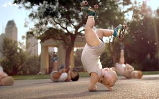 Na paródia com a música “Dança Kuduro”, bebês caem na graça dos brasileiros e lideram o ranking