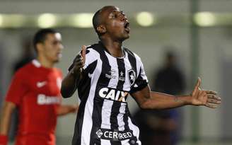 Sassá é o artilheiro do Botafogo no Campeonato Brasileiro, com 12 gols marcados (Foto: Vitor Silva)