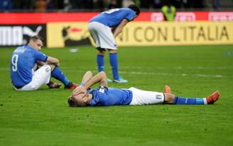 Jogadores da Itália lamentam empate contra Suécia
13/11/2017 REUTERS/Max Rossi