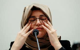 Hatice Cengiz, noiva do jornalista saudita assassinado Jamal Khashoggi, depõe no Congresso dos Estados Unidos
16/05/2019 REUTERS/Kevin Lamarque
