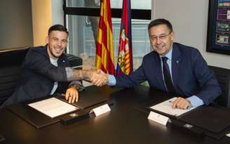 Carles Pérez fica no Barcelona até 2022 (Foto: Divulgação/Barcelona)