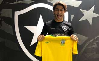 Marcinho tem 23 anos e é titular da equipe de Eduardo Barroca (Foto: Divulgação/Botafogo)