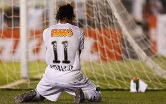 Neymar celebra aniversário de 108 anos do Santos