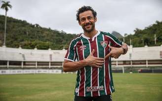 Fred está de volta ao Fluminense e assinou contrato até 2022 (Foto: LUCAS MERÇON/ FLUMINENSE FC)