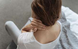 As dores no corpo podem ser causadas por fatores emocionais - Crédito: Dmytro Zinkevych/Shutterstock