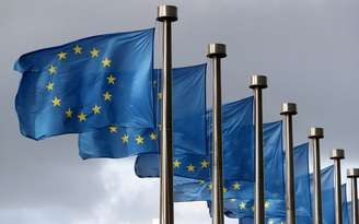 Bandeiras das União Europeia na sede da entidade em Bruxelas
02/10/2019
REUTERS/Yves Herman