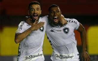 Caio Alexandre e Kanu podem deixar o Botafogo (Foto: Vítor Silva/Botafogo)