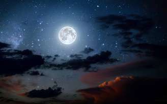 Dia 24/6 às 15h39, a Lua adentra a sua fase cheia no signo de Capricórnio. - Shutterstock