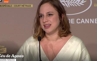 Jasmin Tenucci, na coletiva de imprensa após a premiação em Cannes 