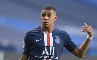 Mbappé quer deixar o PSG, mas clube deve manter atleta nesta temporada (Foto: David Ramos/AFP)