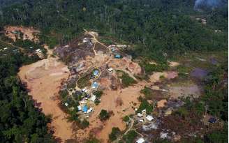 Garimpo em área desmatada da floresta amazônica perto de Crepurizão, no município de Itaituba, Estado do Pará, Brasil
06/08/2017 REUTERS/Nacho Doce/Arquivo