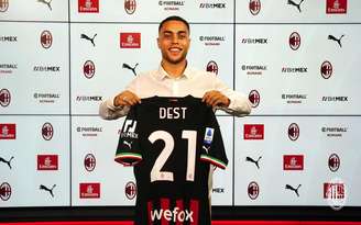 Sergiño Dest, novo lateral-direito do Milan, vestirá a camisa 21 na equipe da Itália (Foto: Divulgação / Milan)