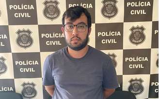 Professor é preso por oferecer dinheiro a aluno em troca de favores sexuais