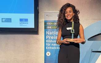 Domitila Barros participa de premiação da Unesco