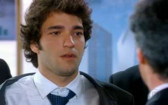 Cheias de Charme: Elano entrega plano terrível de Ernani para Otto 