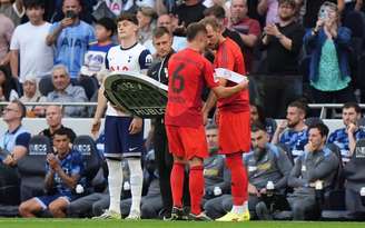 Harry Kane assumiu a braçadeira de capitão de Kimmich no decorrer do jogo entre Bayern e Tottenham