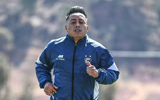 Cueva em sessão de treino com o Cienciano