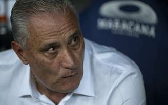 Tite tem mais três treinos para definir meio-campo do Flamengo que vai encarar o Bahia