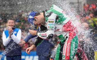 Zarco comemora vitória em LeMans