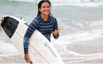 Aos 20 anos, Sophia Medina vem escrevendo a própria história no surfe