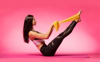 O pilates ajuda de diversas formas, inclusive diminuindo a dor na coluna