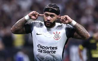 Depay, atacante do Corinthians, mostrou descontentamento com notícias veiculadas