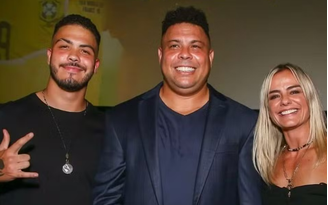 Ronald com os pais, Ronaldo e Milene Domingues