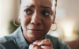 Quando a rotina vira autocancelamento, pequenos sinais mostram que você anda se deixando por último. Reconhecer isso já é um grande começo.