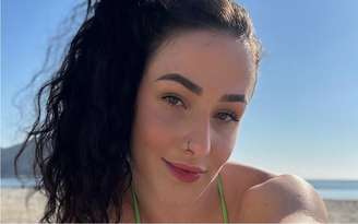 Jovem Kelly Larissa Chiele, de 26 anos, morreu após sentir dores no peito e tentar sair sozinha para buscar atendimento médico, em Itajaí (SC)