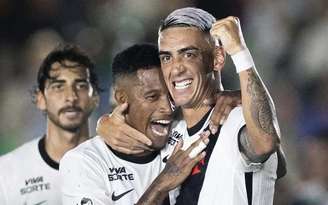 Jogadores do Vasco comemorando a vitória no Campeonato Carioca