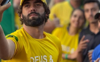 Esdras Jônatas dos Santos, investigado por participação nos atos golpistas que resultaram nos ataques de 8 de janeiro de 2023, foi preso pelo Serviço de Imigração e Alfândega dos Estados Unidos