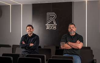 À frente do Grupo Rão, os irmãos Henrique e Guilherme Lemos já contam com quatro marcas, entre elas o maior delivery de comida japonesa do país