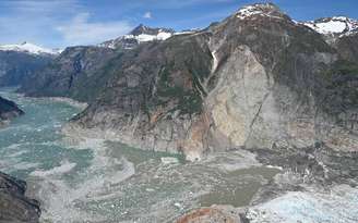 Tsunami foi registrado no fiorde de Tracy Arm, no Alasca, em agosto do ano passado, após um deslizamento em uma encosta montanhosa