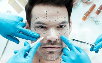 Cirurgia plástica masculina / Canva