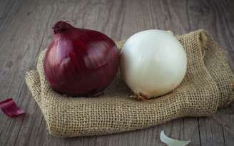 Cebola roxa ou branca? / Canva