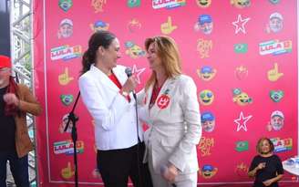 Fernanda Klitzke à esquerda e, à direita, a candidata a vice-governadora de SC Angela Albino