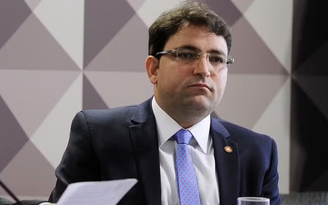 O advogado Willer Tomaz mantém uma disputa judicial com Richarlison por uma mansão em Angra dos Reis, no Rio de Janeiro