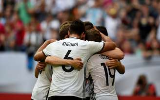 Campeã da Copa de 2014, a Alemanha lidera e o destaque é o atacante Thomas Muller, avaliado em R$ 300 milhões.<br>