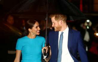 Príncipe britânico Harry e sua esposa Meghan em Londres
05/03/2020 REUTERS/Hannah McKay
