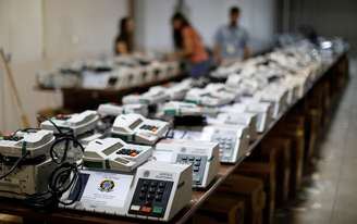 Urnas eletrônicas são preparadas para as eleições de 2018 em Curitiba
22/10/2018
REUTERS/Rodolfo Buhrer