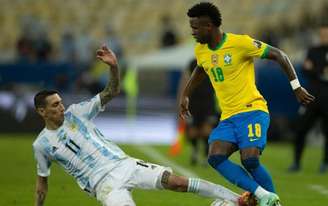 Vini Jr e Di Maria, em Brasil 0x1 Argentina, no Maracanã, na final da Copa América de 2019 –