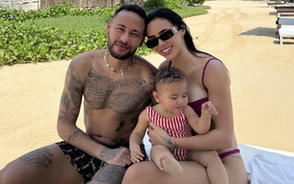 Neymar, Bruna Biancardi e Mavie posam juntos em Dubai 