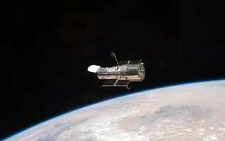 O Telescópio Espacial Hubble iniciou sua missão inovadora em 1990.