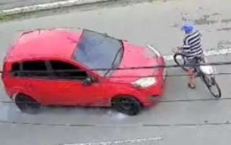 Idoso em bicicleta morreu após ser atropelado por um motorista que fugiu sem prestar socorro em Praia Grande (SP)