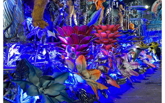 Detalhes em azul em carro da Gaviões da Fiel