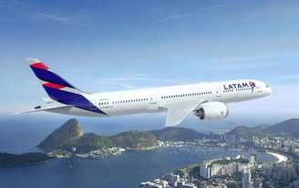 Parceria oferece conta global AstroPay com IOF zero para a tripulação da LATAM Airlines.