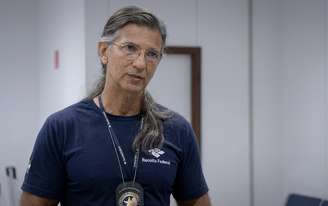 Paulo Angelito aproveita a fama resultante das aparições na TV para se lançar na política