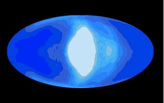 <p>Ilustração mostra uma simulada cobertura de nuvens (em branco) sobre um planeta (azul) orbitando uma estrela anã-vermelha: condições podem ajudar sistema a abrigar vida ao gerar calor</p>