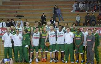 Seleção Brasileira masculina de basquete está concentrada em São Paulo em preparação para a disputa do Mundial da modalidade, na Espanha, entre 30 de agosto e 14 de setembro; veja