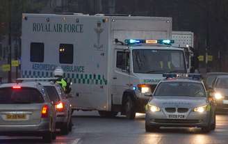 Ambulância com paciente infectada pelo Ebola ao chegar a um hospital de Londres. 30/12/2014.